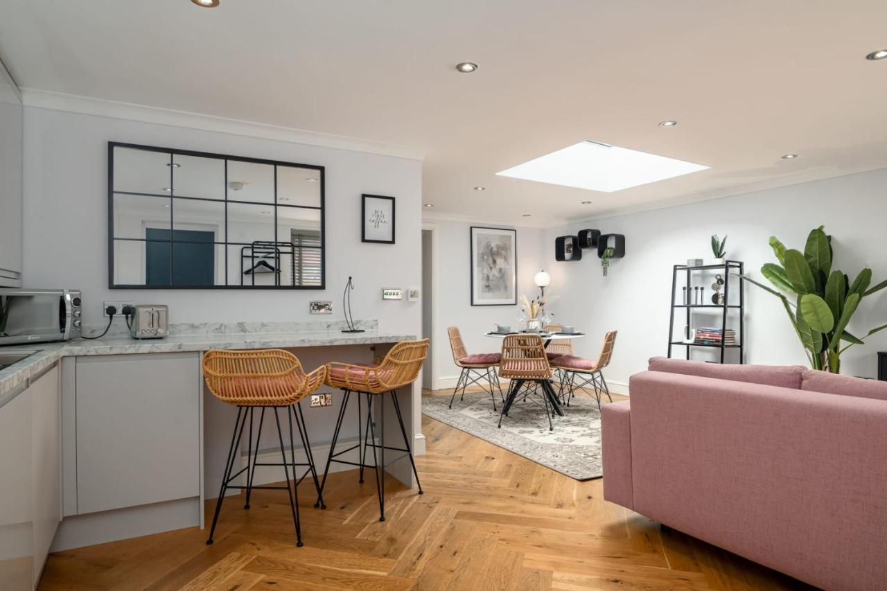 Guestready - Unique Home Near Wimbledon With Gorgeous Deck And Parking Londra Esterno foto